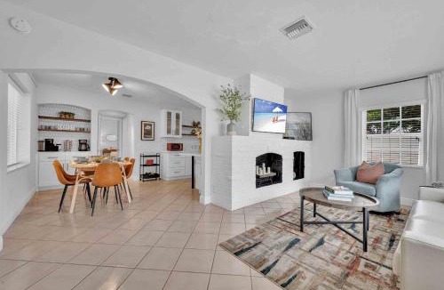 Lauderdale Beach House | Walk to beach two cottages swimming pool hot tub Surf and Sand RESlDENCES