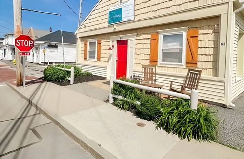 Old Orchard Beach Apartment | Walk to Beach and Pier in Old Orchard Beach