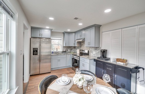 Leesburg House | Walk to Leesburg Historic District: Family Retreat