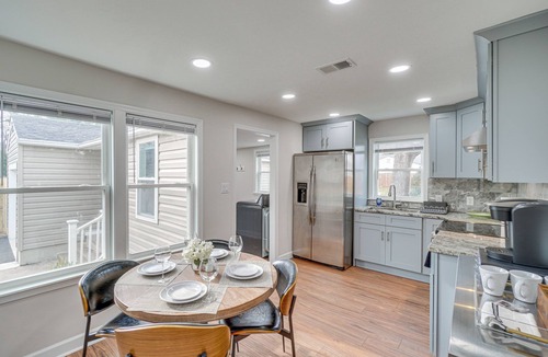 Leesburg House | Walk to Leesburg Historic District: Family Retreat