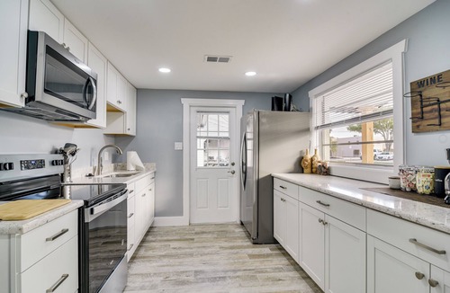 Safety Harbor House | Walk to Restaurants: Home w/Yard in Safety Harbor