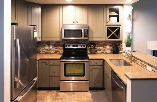 Wintergreen Condo | Walk to Summer Music Festival: WTG Retreat Among the Trees