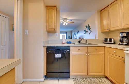 Cocoa Isles Apartment | Walkable Cocoa Beach Condo w/Ocean Views