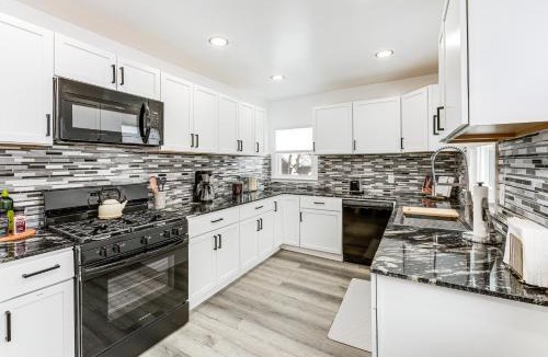 Eastside House | Walkable & Modern! Syracuse Home Near Campus