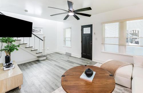 Eastside House | Walkable & Modern! Syracuse Home Near Campus