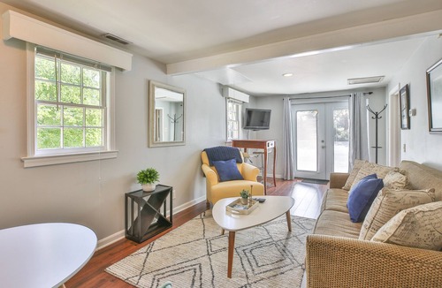 Leesburg Cottage | Waterford Cottage King The Village