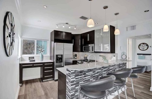 Hendricks and Venice Isles Apartment | Waterfront 1BR Near Las Olas | Sleeps 4