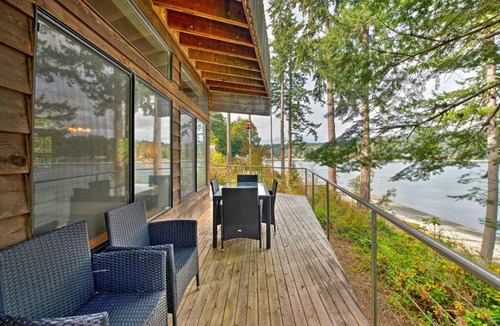 Rollingbay House | Waterfront Bainbridge Island Home: Stunning Views!