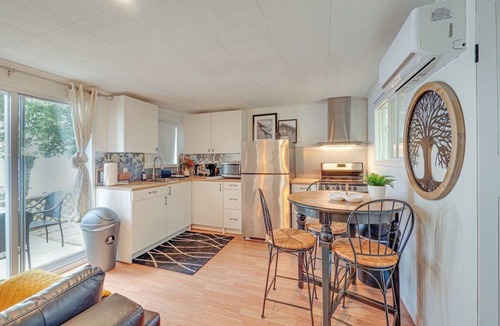 Algonquin Highlands Cabin | Waterfront Little Loon Cottage on Halls Lake