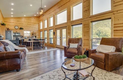 Mountain Home House | Waterfront Cabin on White River w/Deck + Patio!