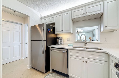 South Pasadena Condo | Waterfront condo near beaches | 55+ community