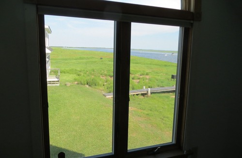 Newbury House | Waterfront Cottage has Private Dock On Parker River, Newbury, [near Plum Island]