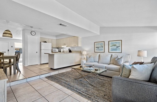 South New River Isles House | Waterfront Haven: Modern Luxury & Yacht Views in Citrus Isles