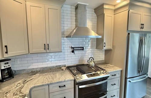 Sebago House | Waterfront home has 3-bedroom 3 bath