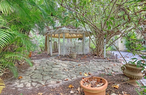 Tropic House | Waterfront Mansion EGAD 11bd/10ba Kayaks Sleep 32