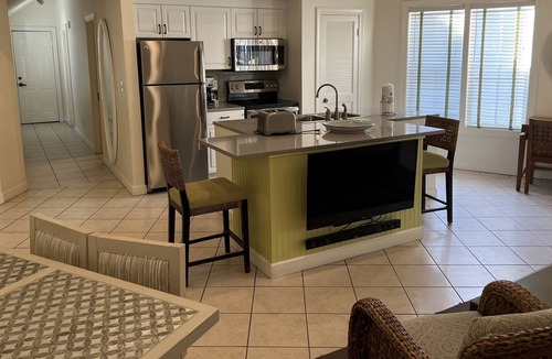 Truman Annex Resort | Waterfront Retreat, Old Town, Hyatt, 4 Nights, Sleeps 4, Swimming Pool, Hot Tub
