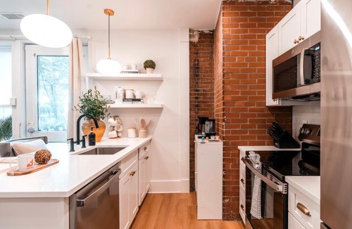 Fox Point Apartment | Waterside Step-free 2BR, Near Brown and RISD, Free Parking