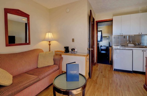 Old Orchard Beach Hotel | Waves Oceanfront Resort