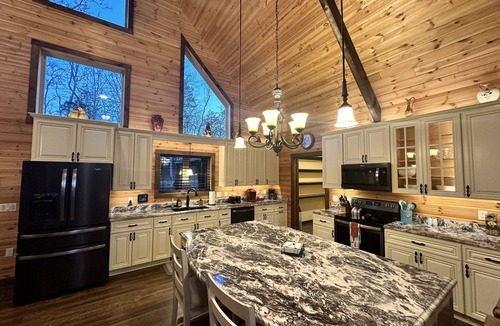 Shenandoah House | Welcome to Cuckoos Nest! Cozy Retreat offering Relaxation And Luxury Amenities.