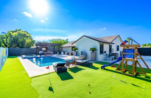 Palmetto Estates House | Welcome to FORGET~ME~NOT VILLA , a sanctuary to unwind in a pool.