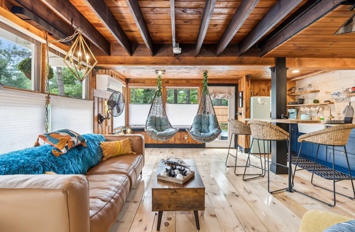 West Newfield Cabin | Welcome to THE NEST, HotTub/Sauna/Rock Haven Lake access