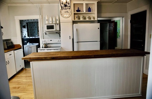 Rangeley House | Welcoming 5-bedroom farmhouse in Rangeley