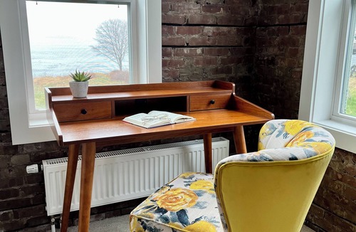 Eastport House | Whale Watching from the Deck/Fully Renovated/All new furnishings