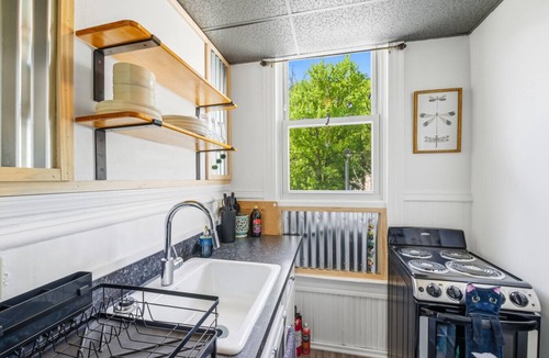 Berkeley Springs Apartment | Whimsical Haven By The Springs - Wifi | Walk to Everything