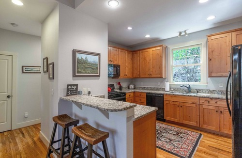 Bear Lake Reserve Cottage | Whispering Creek Retreat at Bear Lake Reserve