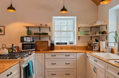 Fryeburg Cabin | White Mountain Dream Cabin | 4 Acres + Hot Tub