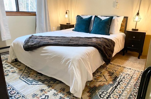 Bartlett Apartment | White Mountain Escape - Ski Attitash