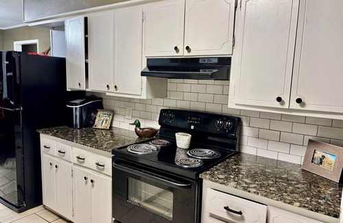Bald Knob House | White River Lodge. 1 mile to White River and five miles north of Hurricane WMA
