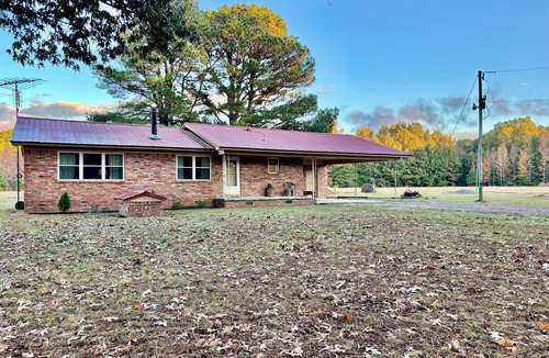 Bald Knob House | White River Lodge. 1 mile to White River and five miles north of Hurricane WMA