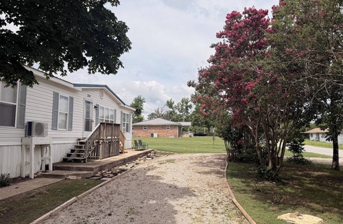 Salesville House | White River Trophy Trout Fishing – Fire Pit, Pet friendly, Sleeps 10, lake 2 mi.