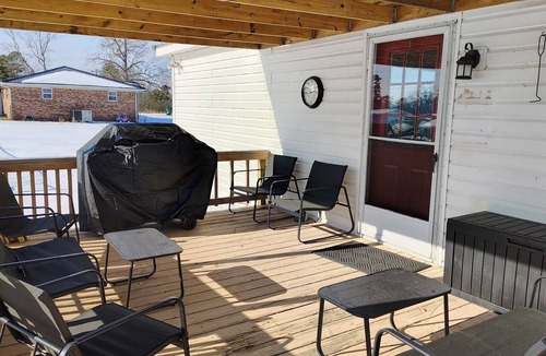Salesville House | White River Trophy Trout Fishing – Fire Pit, Pet friendly, Sleeps 10, lake 2 mi.