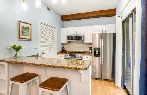 Wintergreen House | Wintergreen Condo w/Pool: Near Hike & Market!