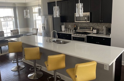 Fairland House | Within minutes of hospital, chic townhome