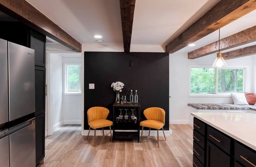 Rockbridge Cabin | Wraparound Deck | DogFriendly | HotTub | GameLoft