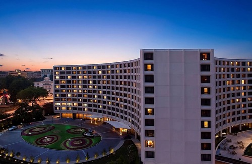 Dupont Circle Hotel | Your Home Away From Home! Pets Allowed, Outdoor Swimming Pool!