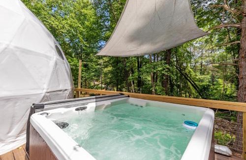 Luray House | Zen Dome - Romantic Retreat, Wifi & AC, Hot Tub, National Park 8 Min