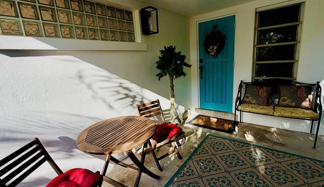 1 BR Beach Apt 1 Pet Ok Steps to Beach & Boating Sleeps 2 Newly Renovated