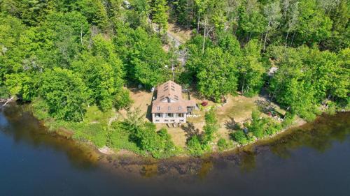 180 Lakefront ViewsKayaksFire PitSwimmingAC