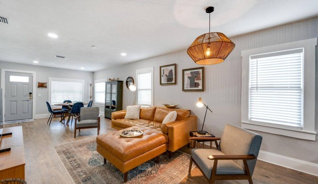 1925 Seminole Heights Bungalow | Pets | Sleeps 7