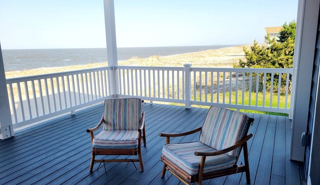 1BR condo, 1st floor. FREE kayaks and bikes. Huge deck with ocean views.