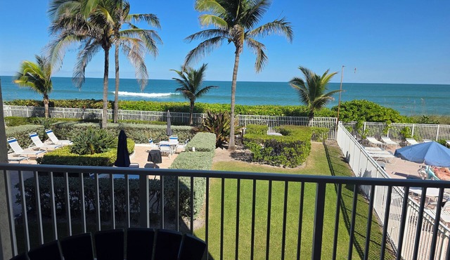 2 Bedroom Beautiful Oceanfront Condo Pool Beach Steps Away