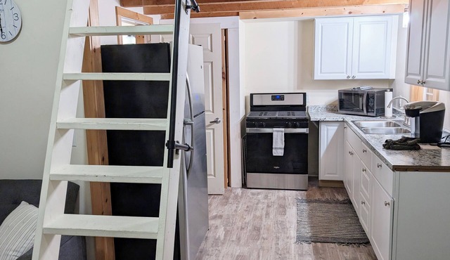 2-bedroom saltbox cottage in Mousam lakes region of southern Maine