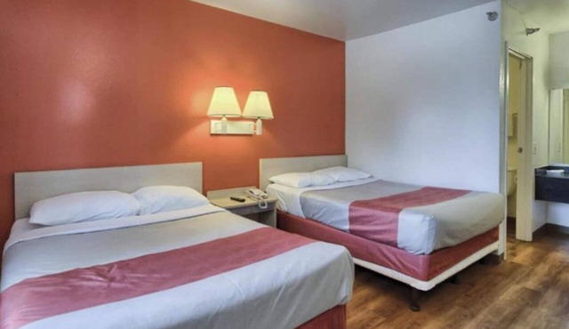 2 Full Bed|Smk|New Cumberland, PA
