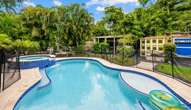 2 Homes Hot Tubs x2 Heated Pool Fire Pit