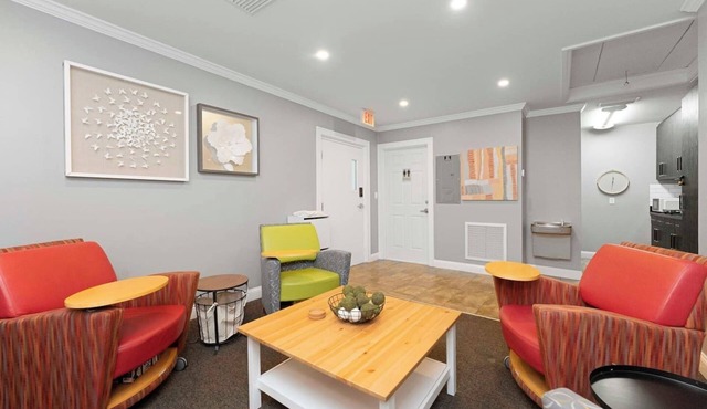 2BR w/Theater, Free Kayaks & EV Charger