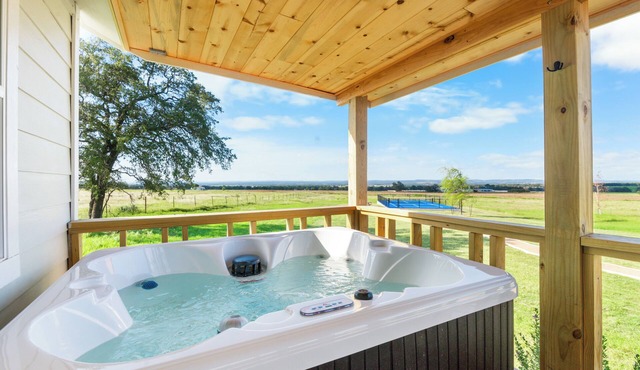 3 cottages each with private hot tub and firepit in the heart of wine country